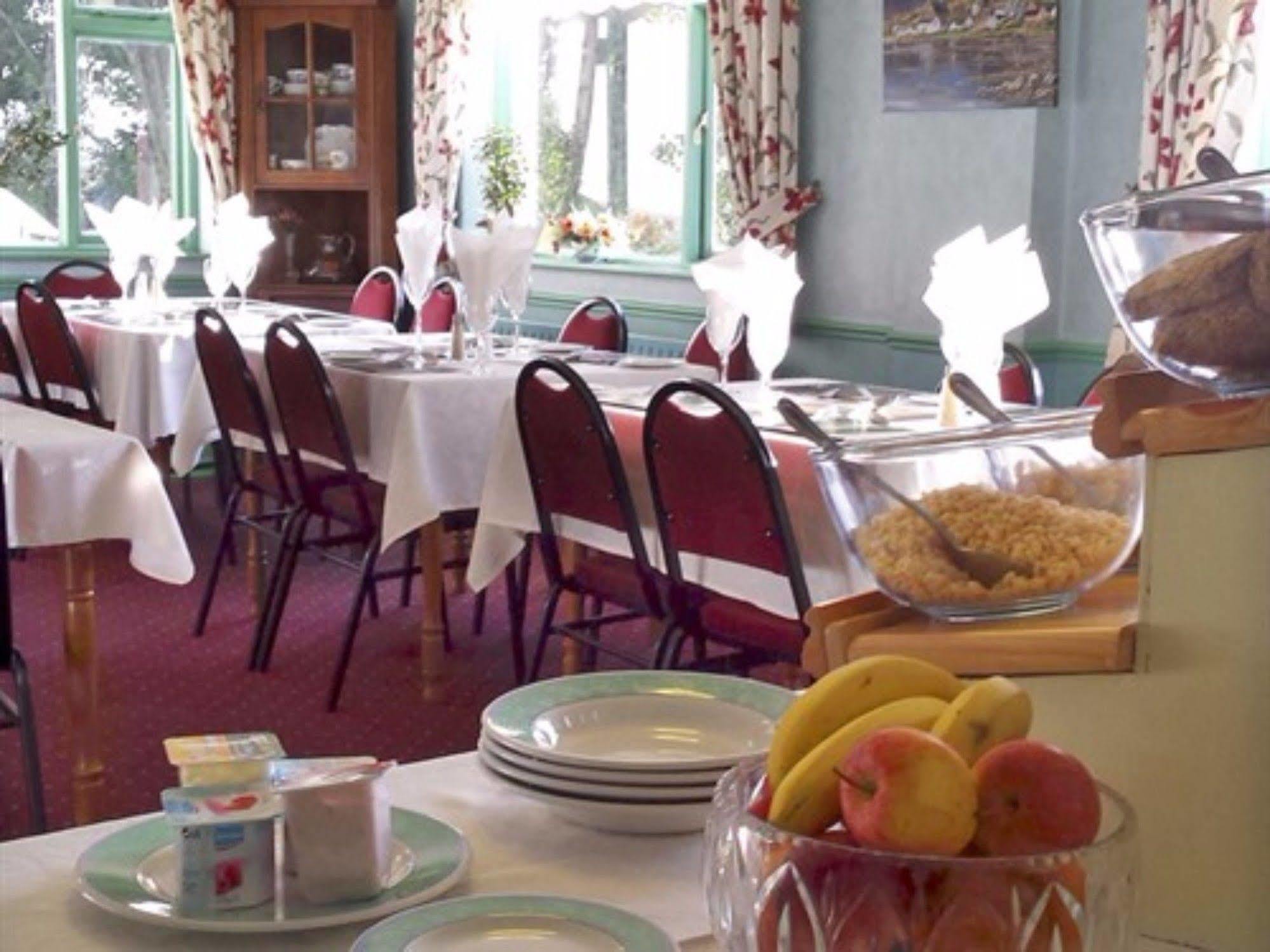 O'Connor'S Guest House Дингъл Екстериор снимка